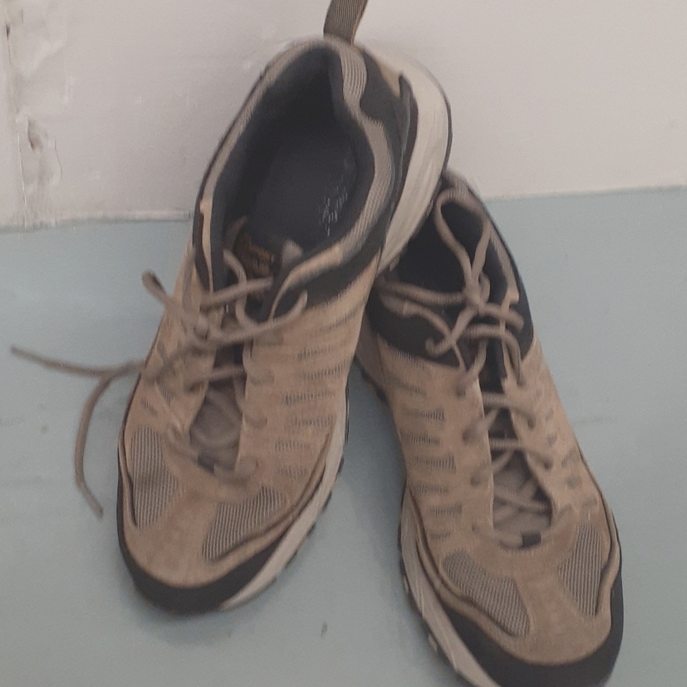 10.5 Skechers? Sport trail hiking - Picture 1 of 7